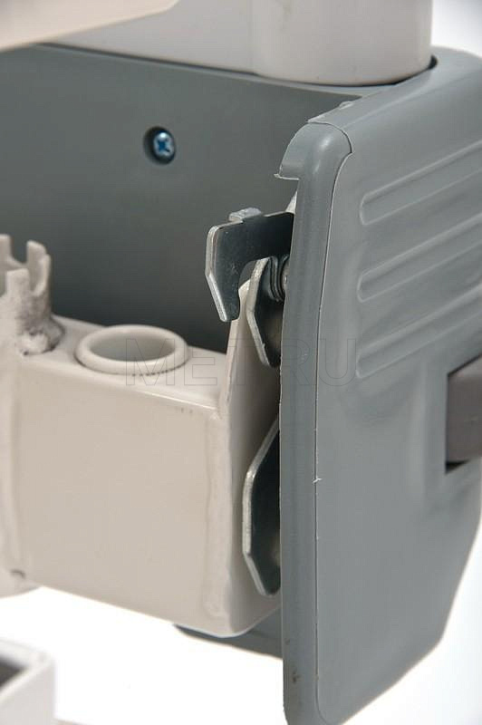 E-8 Кровать четырехсекционная с винтовыми регулировками, с бок. ограждениями и штангой от производителя