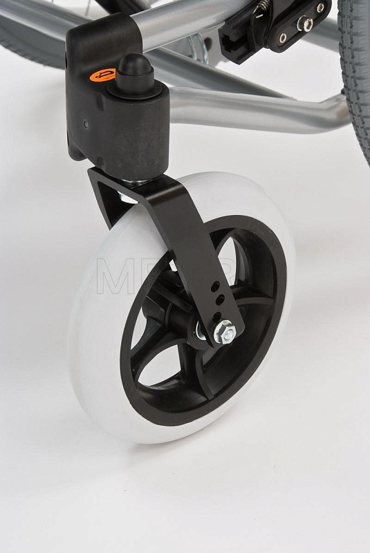 Invacare REA CLEMATIS Кресло-коляска комфортное с дополнительной латеральной поддержкой MET