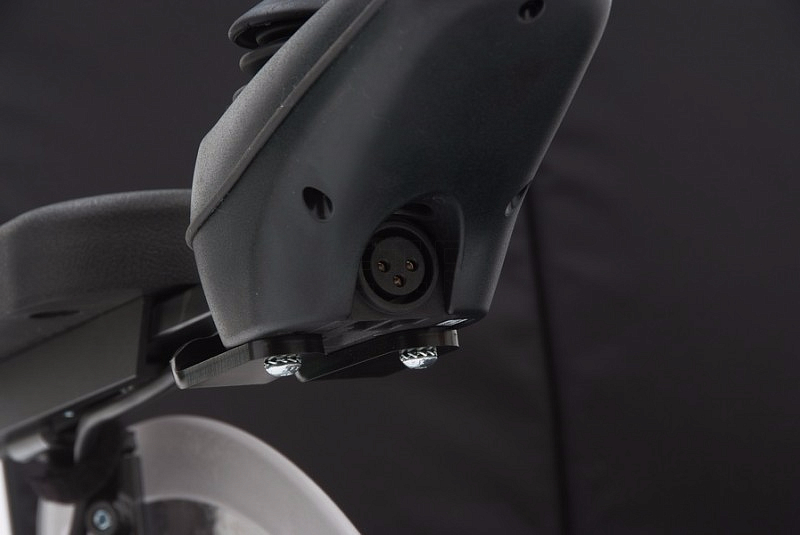 Otto Bock A-200 Инвалидная коляска с электроприводом и шириной сиденья 38-42 см MET